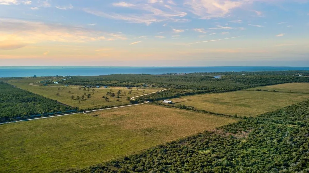 Gau Rd/Bayou Ave Anahuac, TX 77514