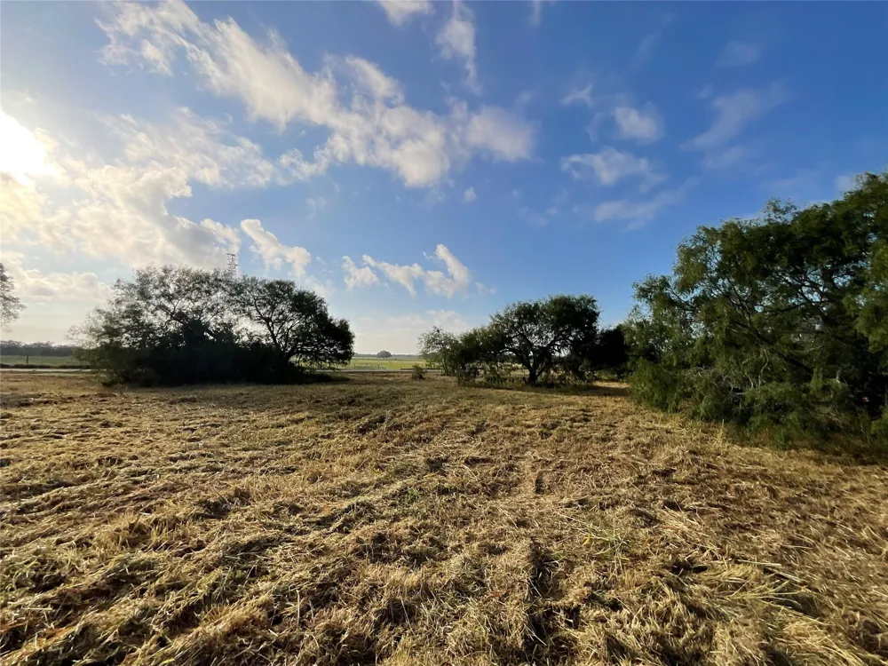 1932 Old Goliad Road Cuero, TX 77954