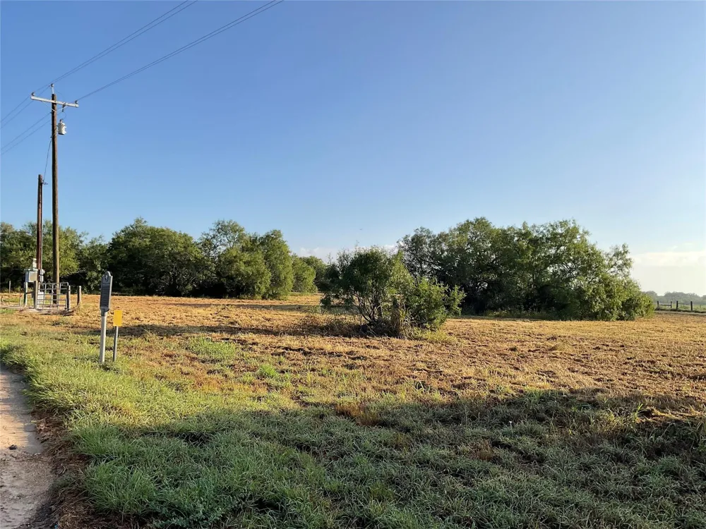 1932 Old Goliad Road Cuero, TX 77954