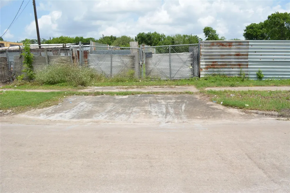Reed Road Houston, TX 77033