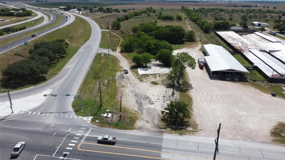 1801 S Mechanic El Campo, TX 77437