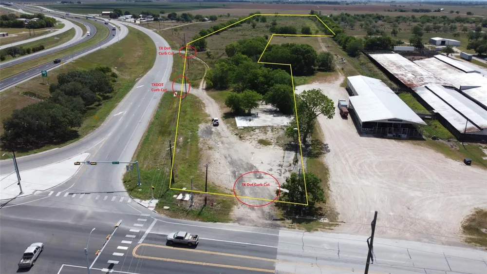 1801 S Mechanic El Campo, TX 77437