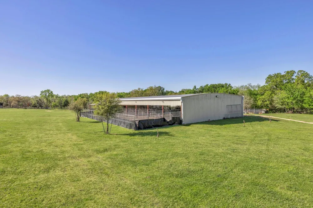 1692 E Highway 79 Rockdale, TX 76567