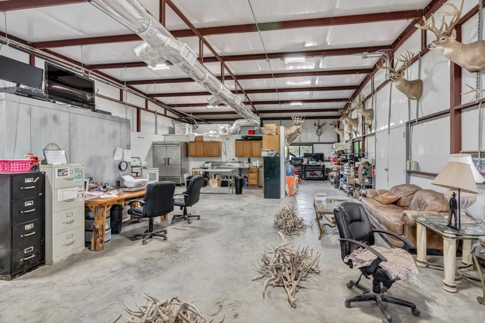 1692 E Highway 79 Rockdale, TX 76567