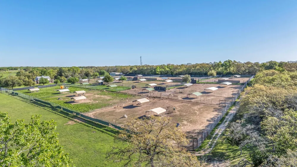 1692 E Highway 79 Rockdale, TX 76567