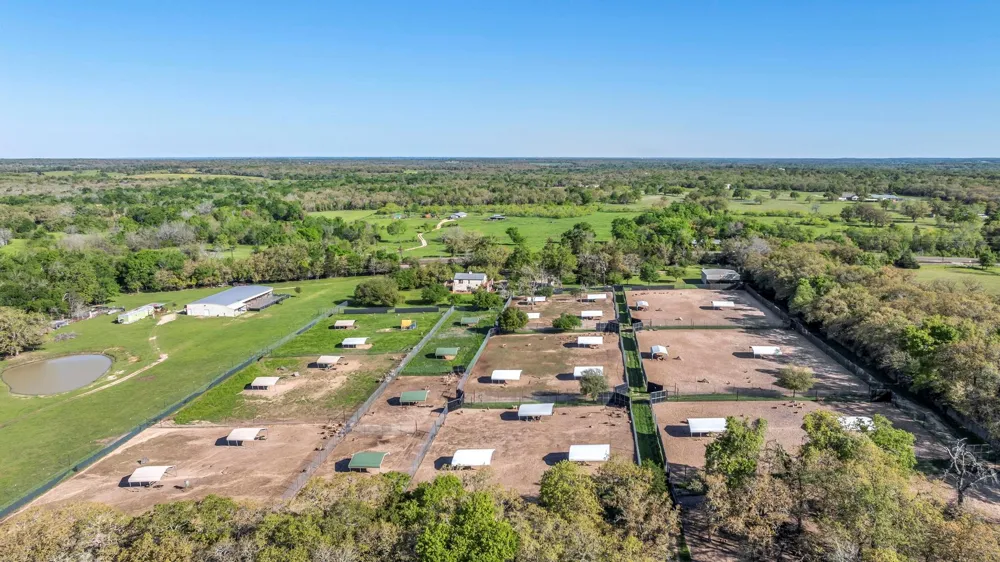 1692 E Highway 79 Rockdale, TX 76567
