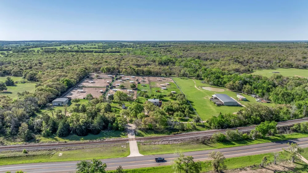 1692 E Highway 79 Rockdale, TX 76567