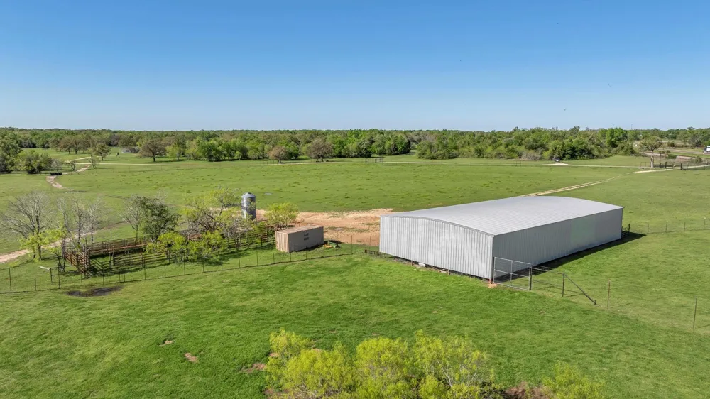 1692 E Highway 79 Rockdale, TX 76567