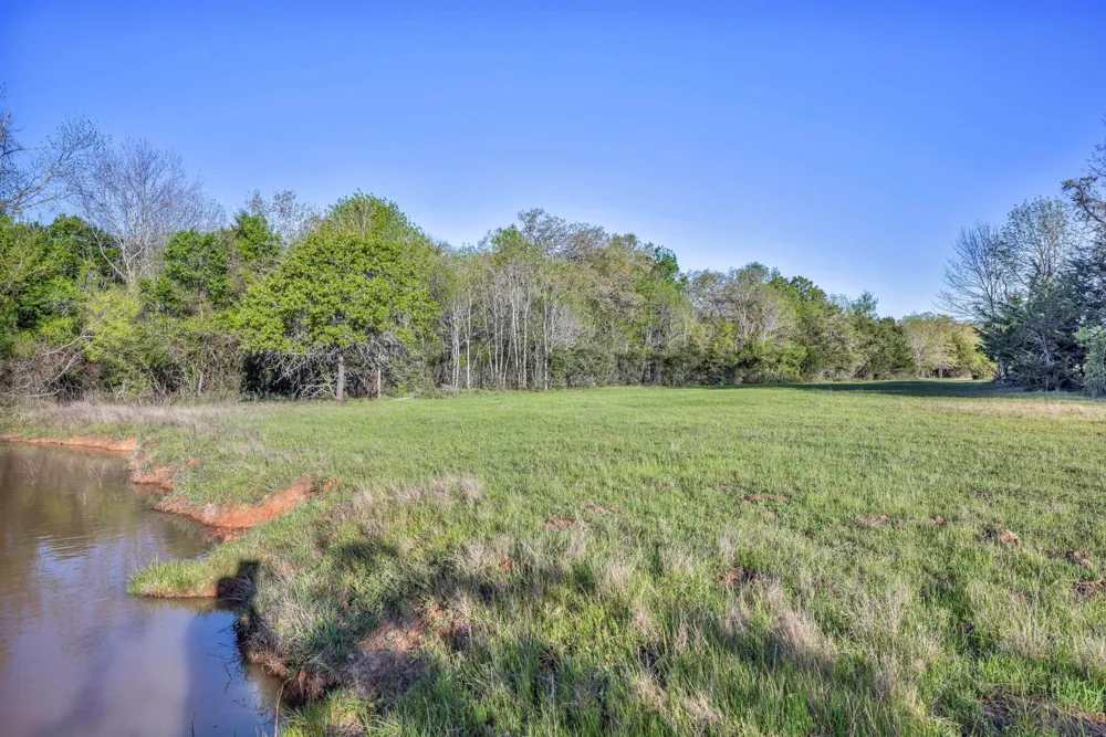 1692 E Highway 79 Rockdale, TX 76567