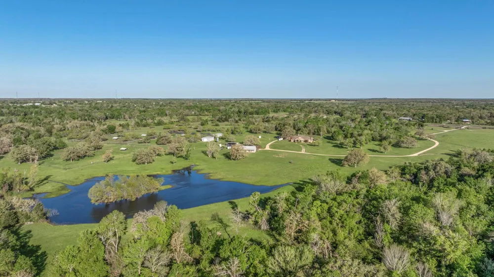 1692 E Highway 79 Rockdale, TX 76567