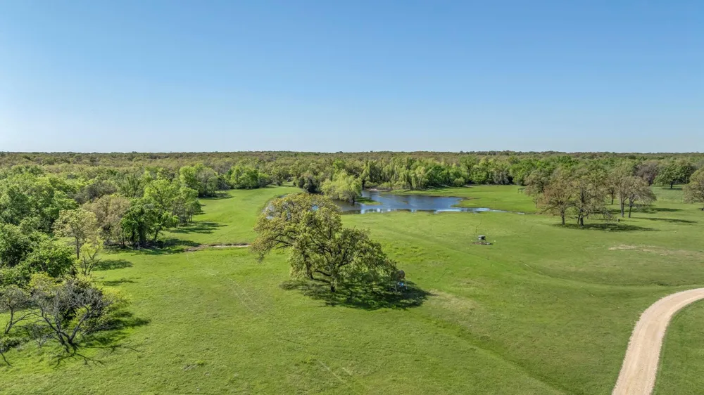 1692 E Highway 79 Rockdale, TX 76567