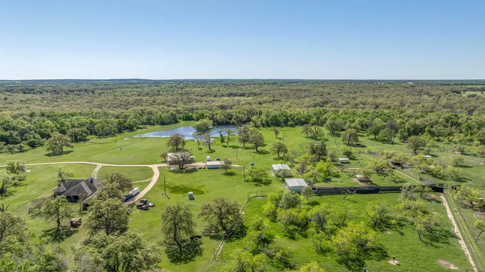 1692 E Highway 79 Rockdale, TX 76567