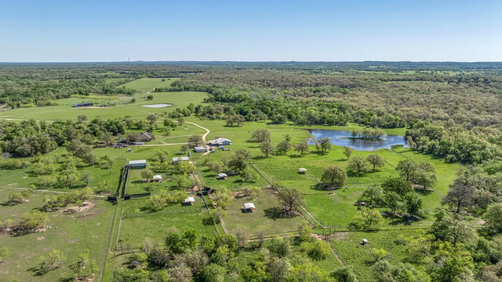 1692 E Highway 79 Rockdale, TX 76567