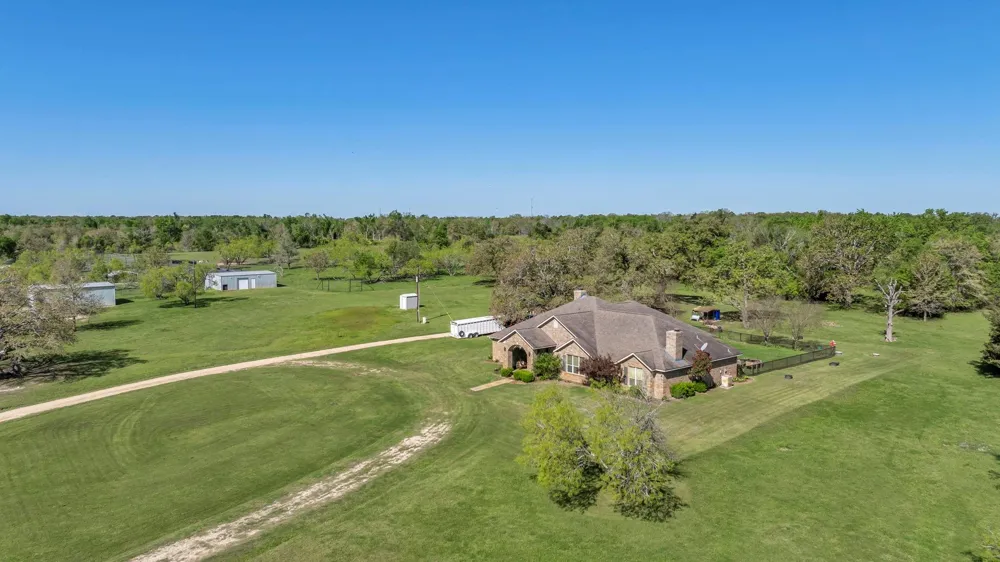 1692 E Highway 79 Rockdale, TX 76567