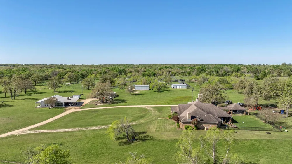1692 E Highway 79 Rockdale, TX 76567