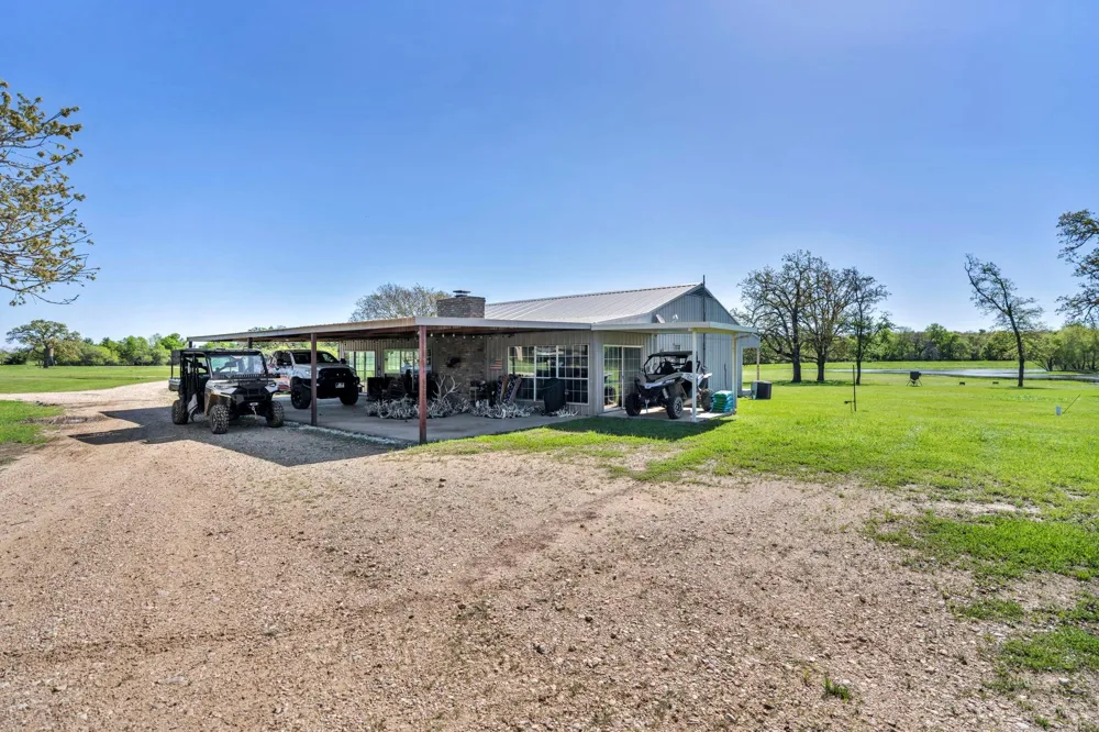 1692 E Highway 79 Rockdale, TX 76567