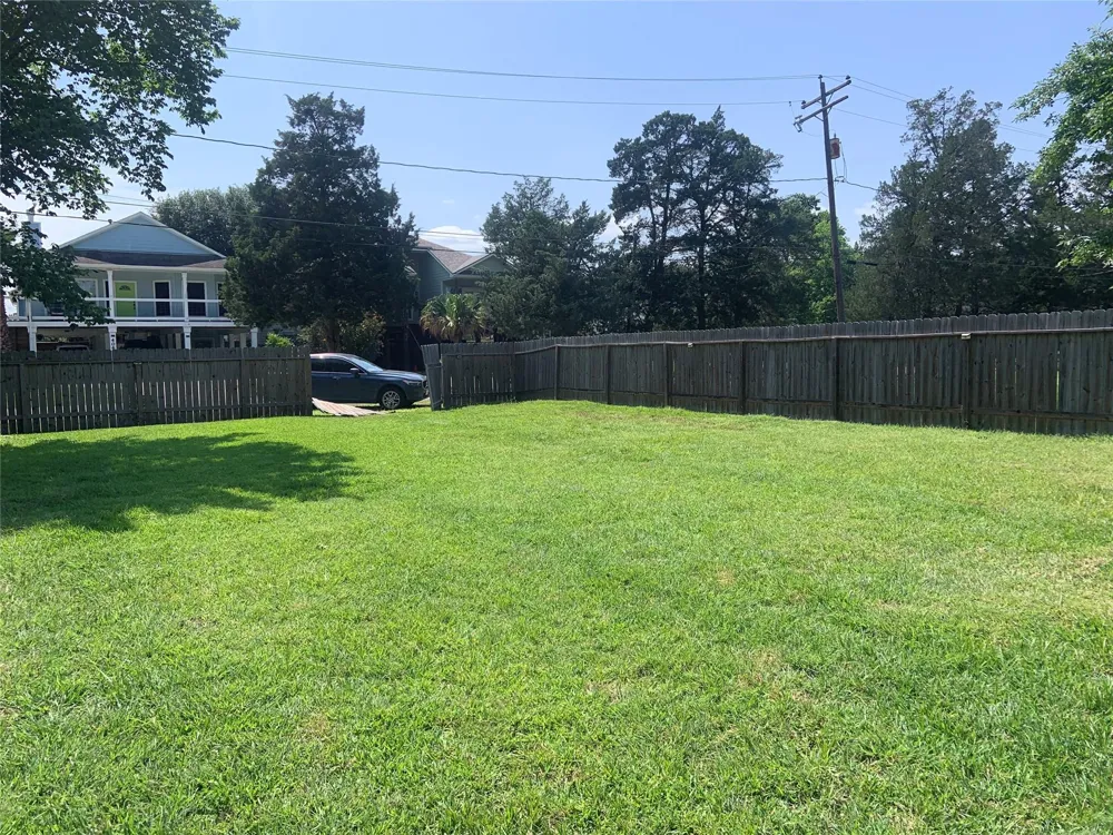 411 Lakeside Drive Kemah, TX 77565