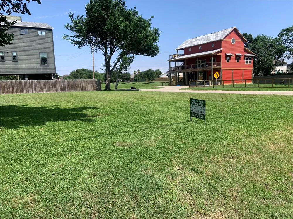 411 Lakeside Drive Kemah, TX 77565