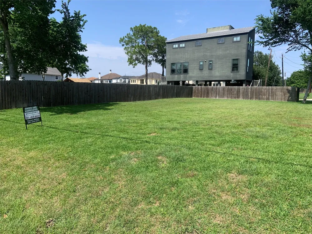 411 Lakeside Drive Kemah, TX 77565