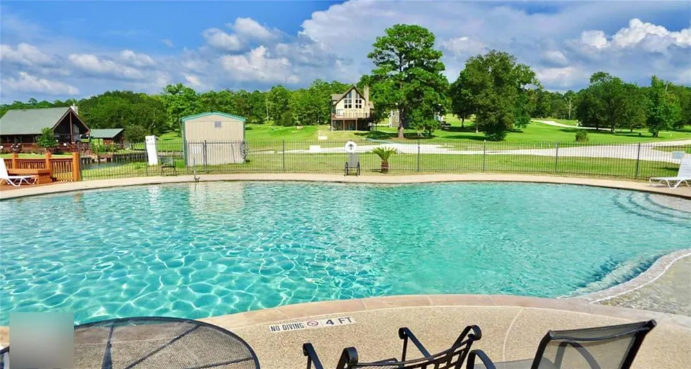 15 Oakwood Lane Huntsville, TX 77340