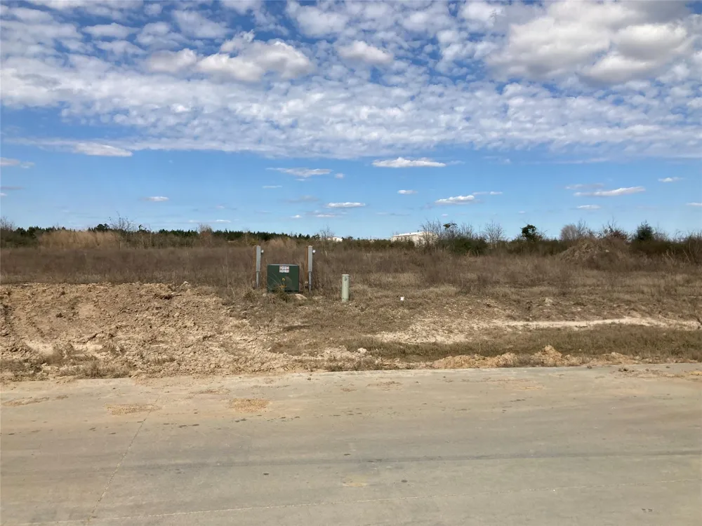 1025 Road 5601 Cleveland, TX 77327
