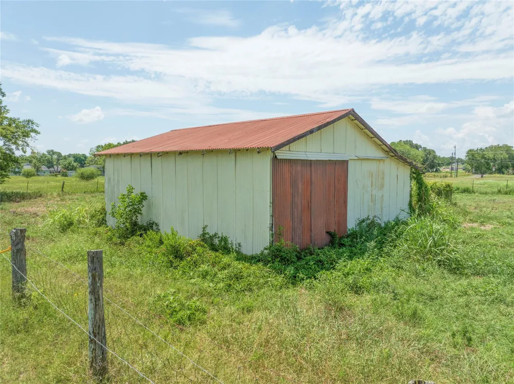 215 Old Highway 90 Loop Schulenburg, TX 78956