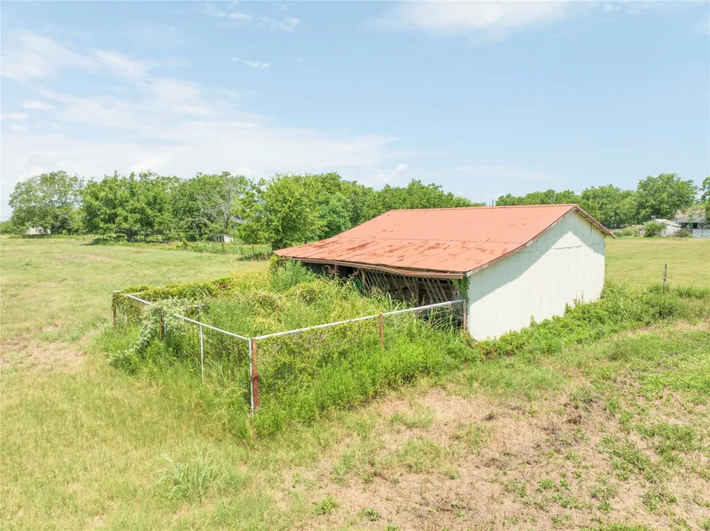 215 Old Highway 90 Loop Schulenburg, TX 78956