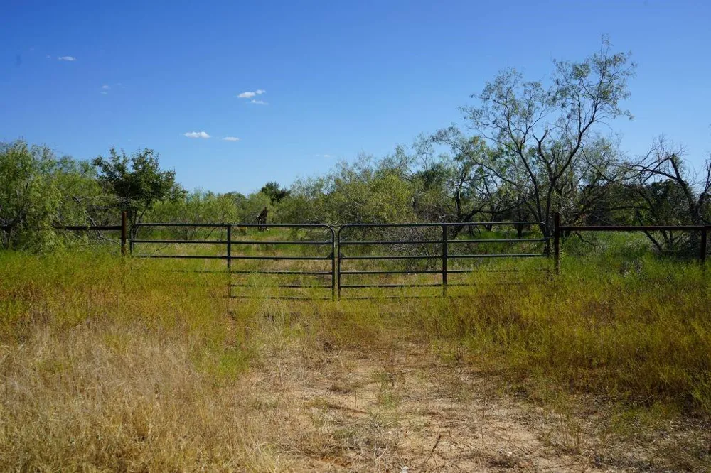 1 Cr 236a Milano, TX 76556