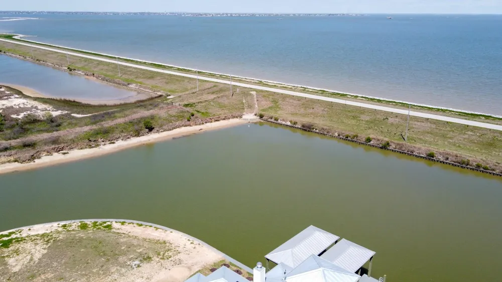 1309 Highborne Cay Court Texas City, TX 77590
