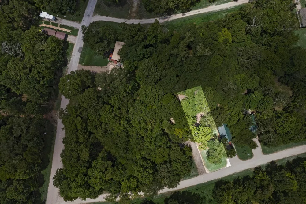 61 Shoreline Drive Cleveland, TX 77327
