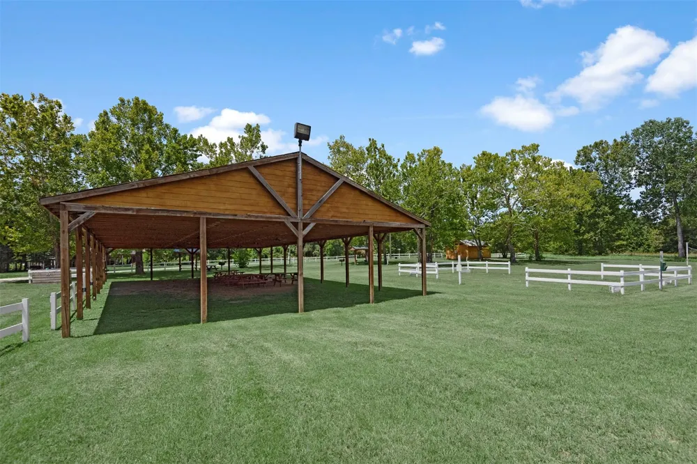 61 Shoreline Drive Cleveland, TX 77327