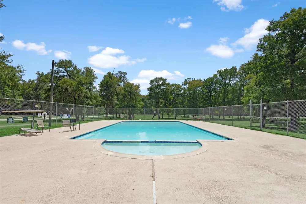 61 Shoreline Drive Cleveland, TX 77327