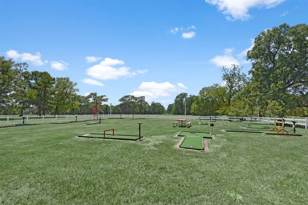 61 Shoreline Drive Cleveland, TX 77327