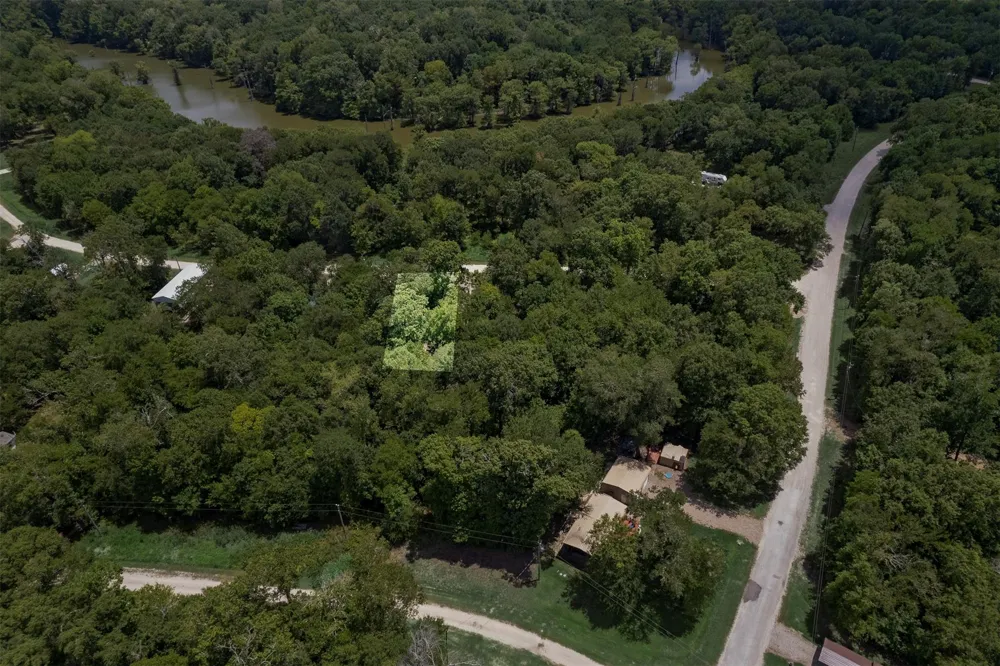 61 Shoreline Drive Cleveland, TX 77327