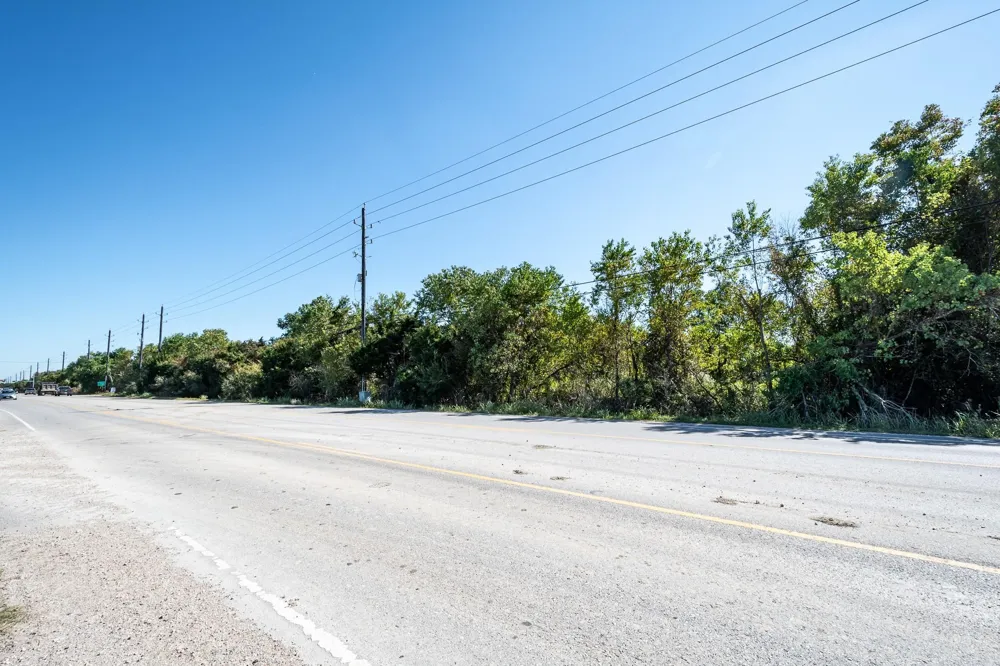 5610 S Fm 565 Road Baytown, TX 77523
