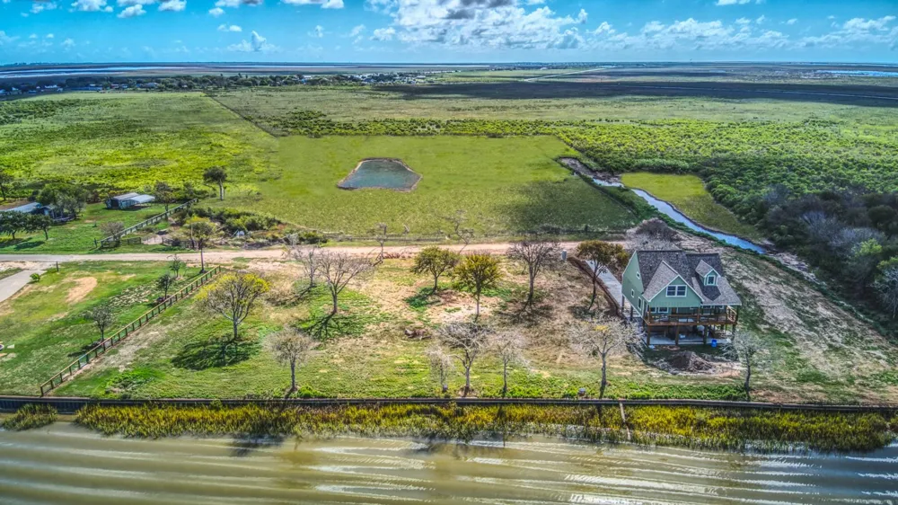 5616 County Road 469 Brazoria, TX 77422