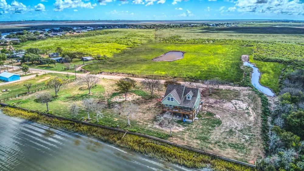 5616 County Road 469 Brazoria, TX 77422