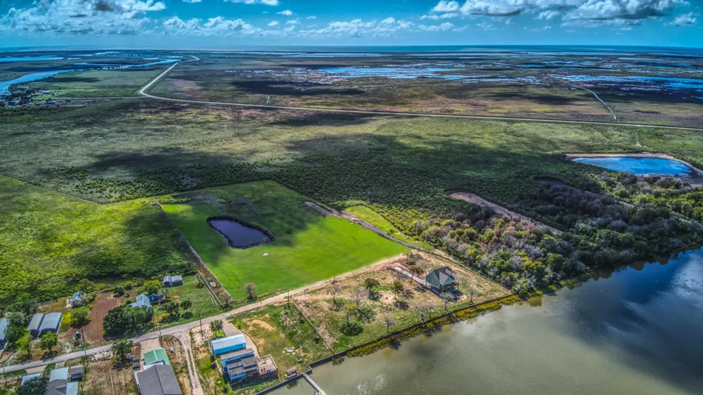 5620 County Road 469 Brazoria, TX 77422