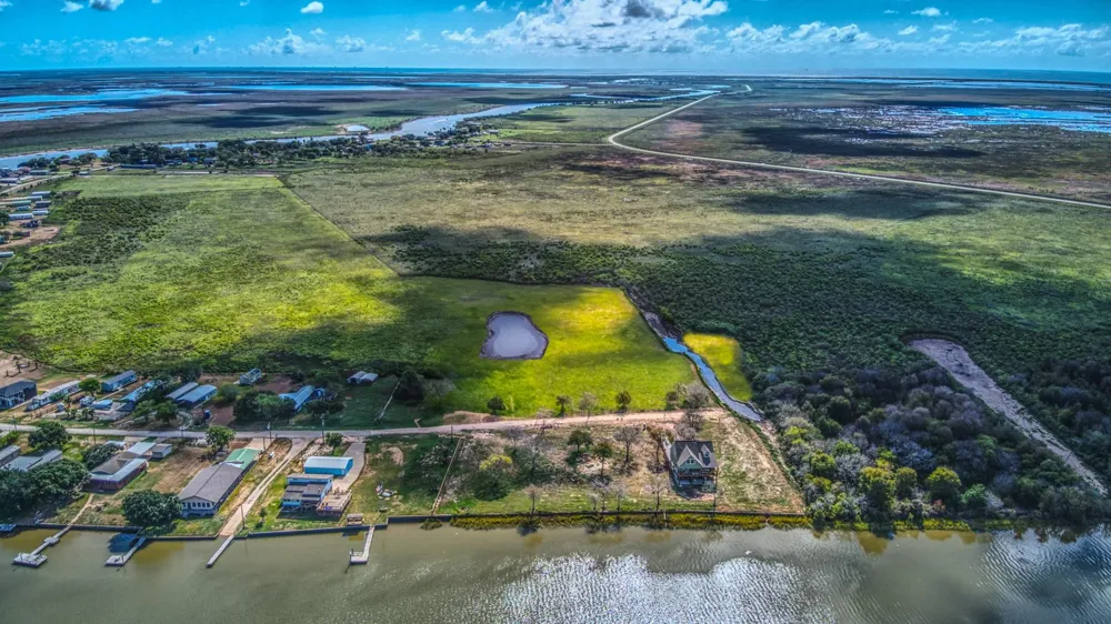 5620 County Road 469 Brazoria, TX 77422