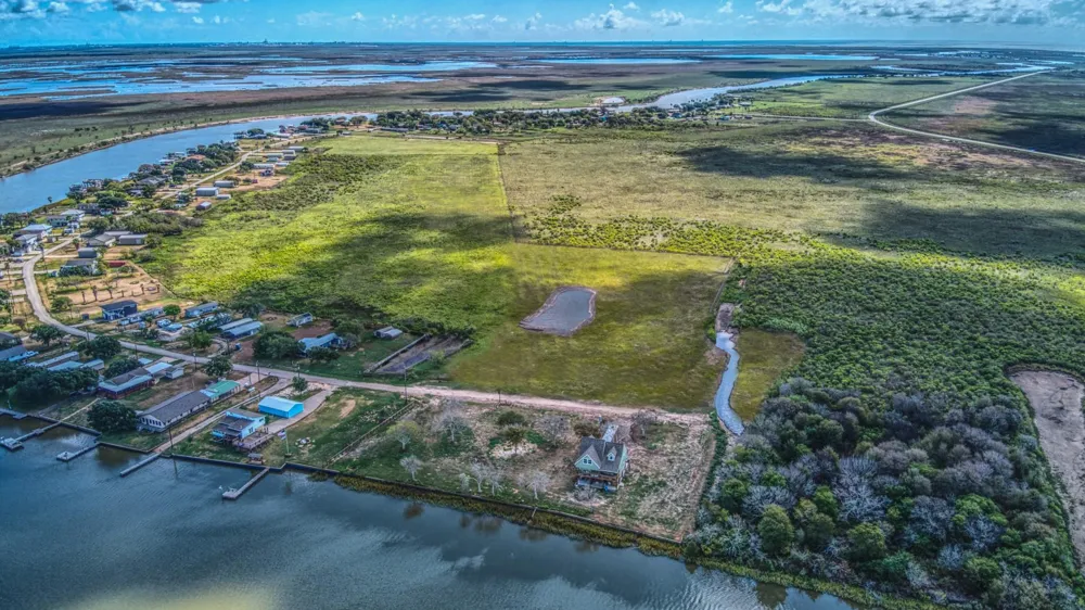 5620 County Road 469 Brazoria, TX 77422