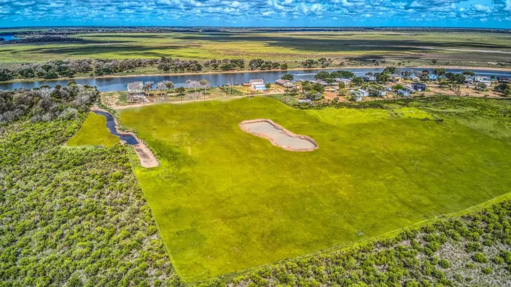 5620 County Road 469 Brazoria, TX 77422
