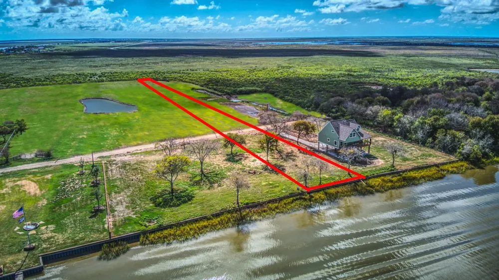 5620 County Road 469 Brazoria, TX 77422