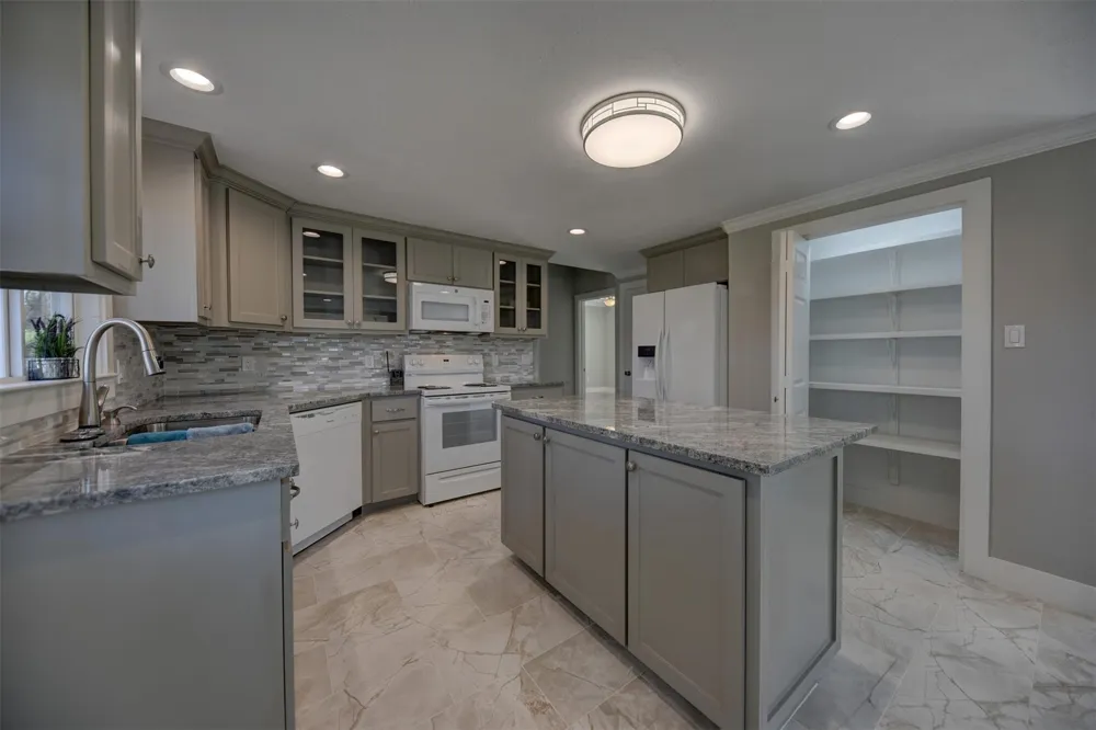6300 Highway 105 Brenham, TX 77833