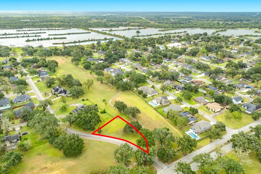 2268 Sunset Oaks Drive West Columbia, TX 77486