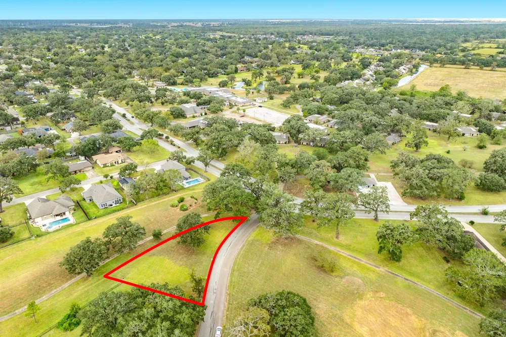 2268 Sunset Oaks Drive West Columbia, TX 77486