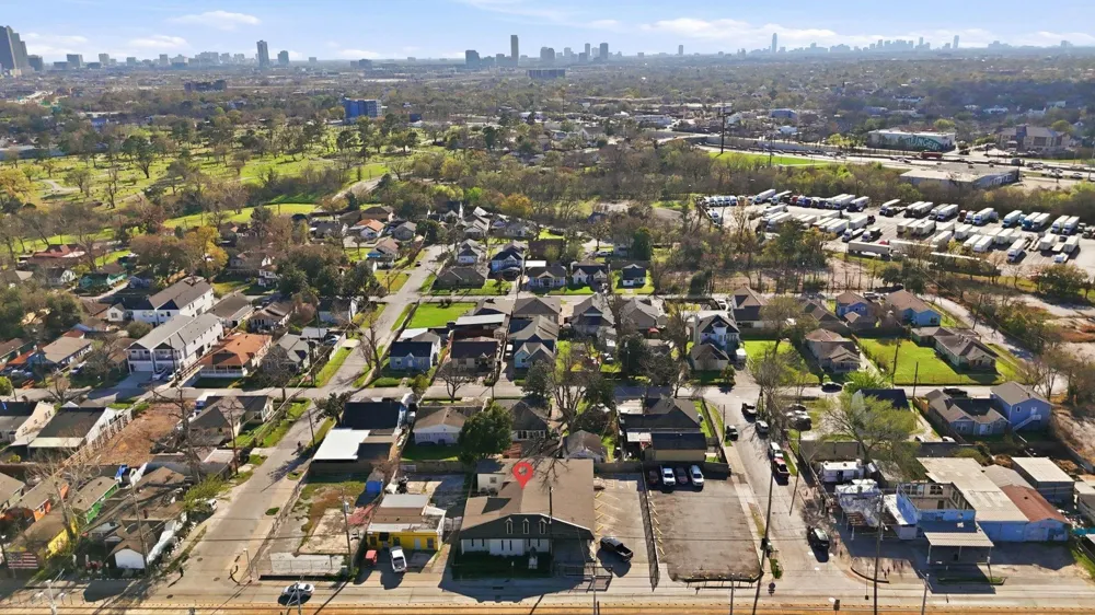 3911 Fulton Street Houston, TX 77009