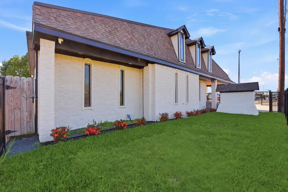 3911 Fulton Street Houston, TX 77009