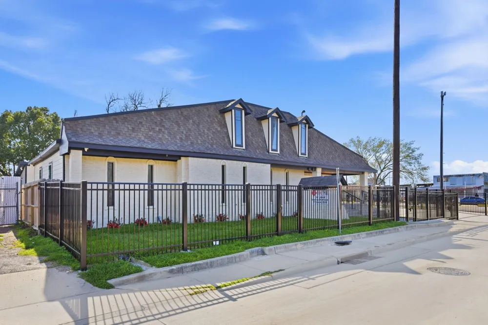 3911 Fulton Street Houston, TX 77009
