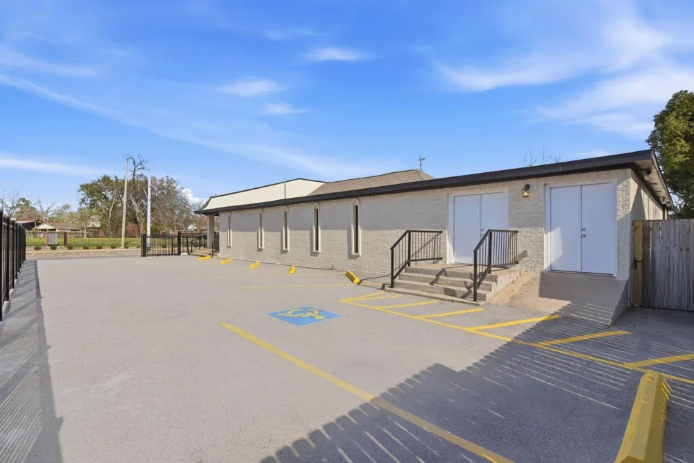 3911 Fulton Street Houston, TX 77009