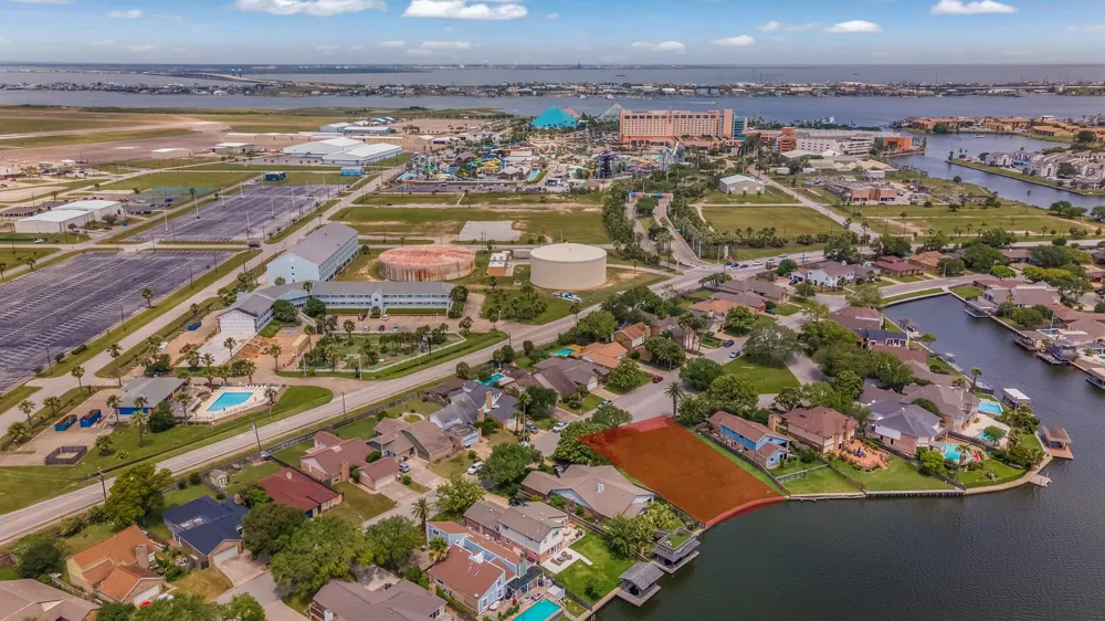 22 Lakeview Drive Galveston, TX 77551